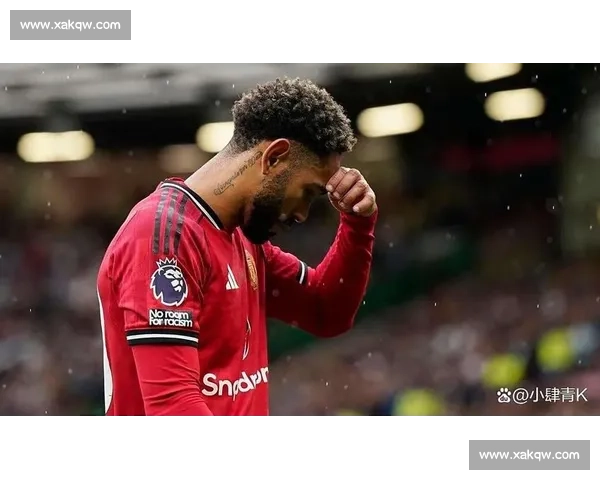 以伤退离场引发赛场变局球员坚持与遗憾交织瞬间背后的风险与抉择